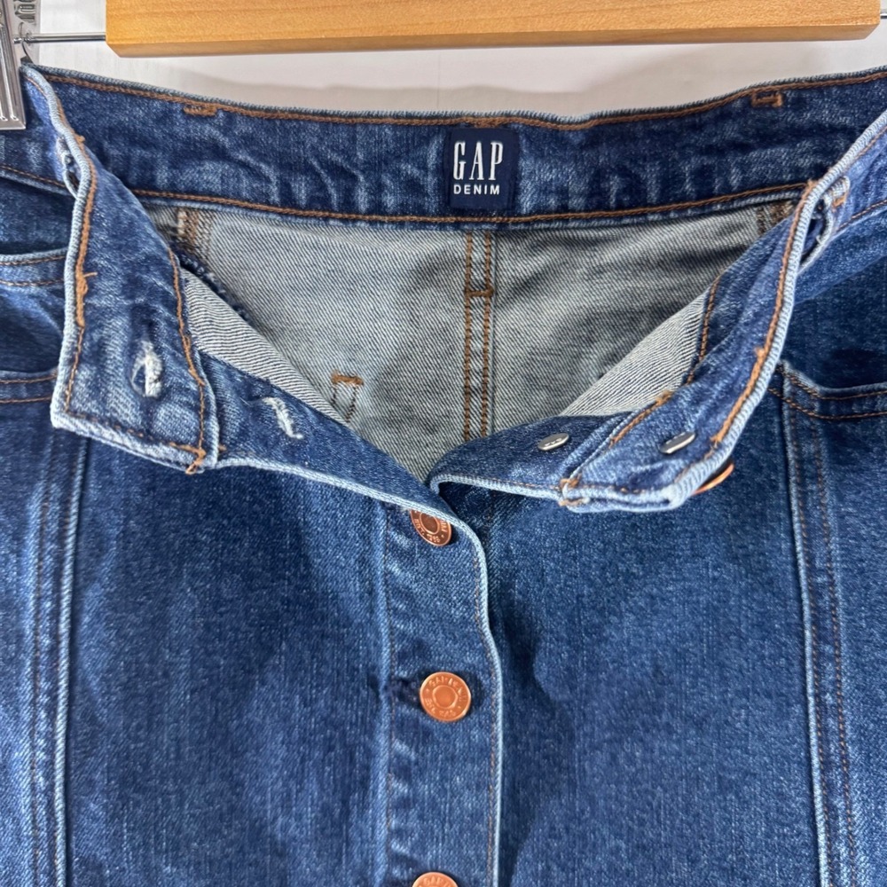 GAP Denim Skirt Button Fly Dark Wash Women's Size 27 Distressed Hem - Picture 6 of 13